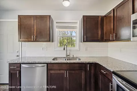 210 Morningside Dr, Leslie, MI 49251 photo 6