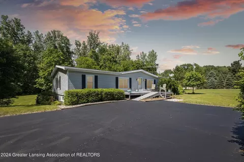 2787 Narrow Lake Rd, Charlotte, MI 48813
