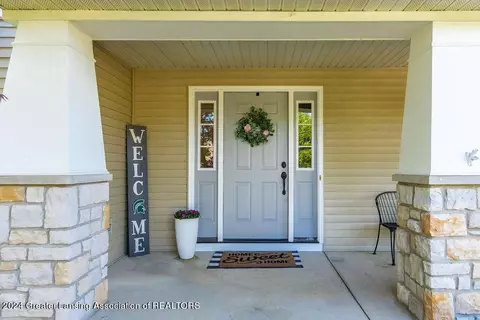 13162 Blaisdell Dr, Dewitt, MI 48820 photo 3