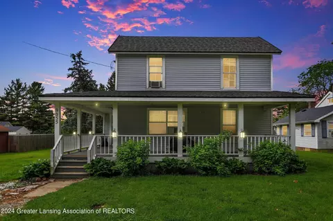 9055 W Herbison Rd, Grand Ledge, MI 48837