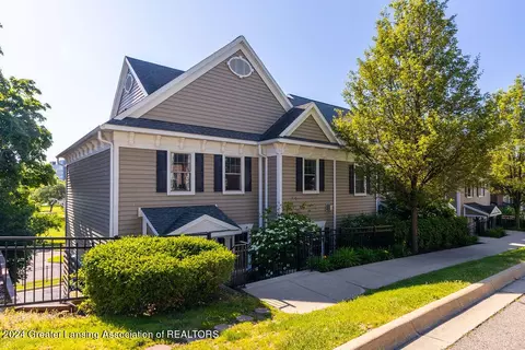 370 Hillcrest Ave, East Lansing, MI 48823