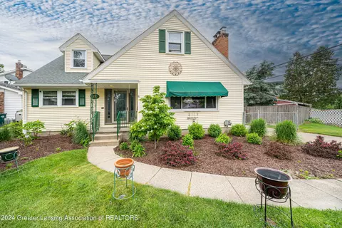 2110 Pamela Pl, Lansing, MI 48911