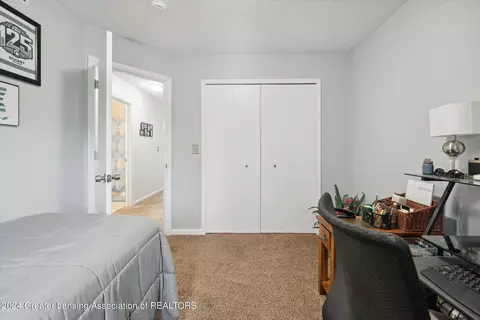Bedroom - 9147 Coleman Rd, Haslett, MI 48840 photo 5 of 8