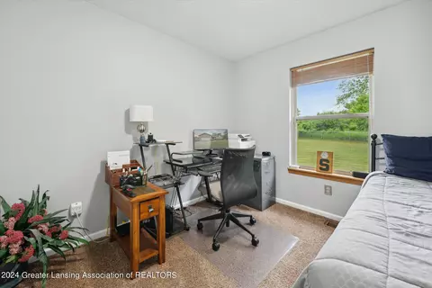 Bedroom - 9147 Coleman Rd, Haslett, MI 48840 photo 6 of 8
