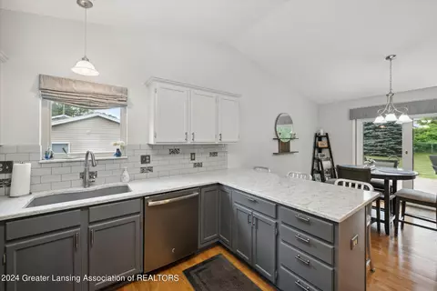 Kitchen - 9147 Coleman Rd, Haslett, MI 48840 photo 3 of 6