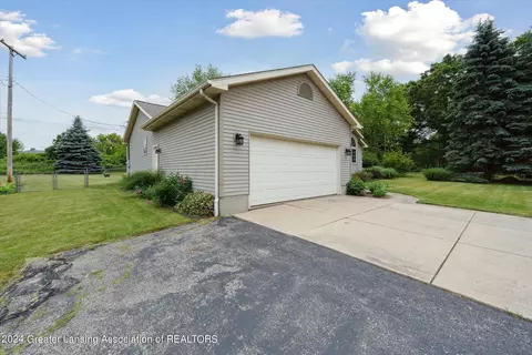 Exterior - 9147 Coleman Rd, Haslett, MI 48840 photo 4 of 12