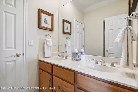 Bath - 4622 Malpaso Ln, Lansing, MI 48917 photo 4 of 6