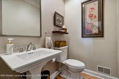 Bath - 4622 Malpaso Ln, Lansing, MI 48917 photo 1 of 6