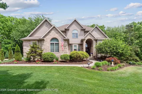 4622 Malpaso Ln, Lansing, MI 48917