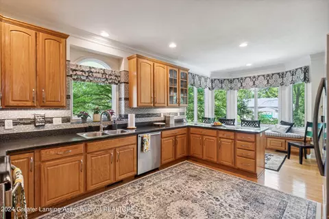 Kitchen - 4622 Malpaso Ln, Lansing, MI 48917 photo 5 of 5