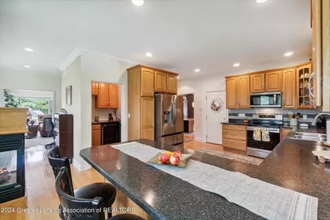 Kitchen - 4622 Malpaso Ln, Lansing, MI 48917 photo 2 of 5