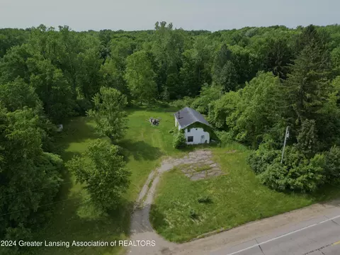 9245 W Lansing Rd, Haslett, MI 48840 photo 2