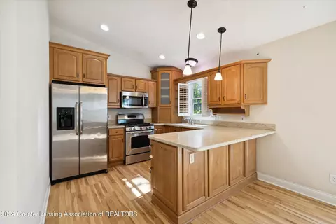 Kitchen - 5975 Harvey St, Haslett, MI 48840 photo 2 of 5