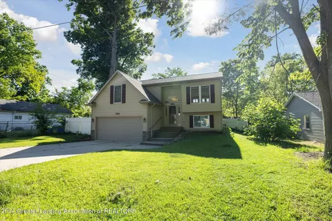 Exterior - 5975 Harvey St, Haslett, MI 48840 photo 2 of 8