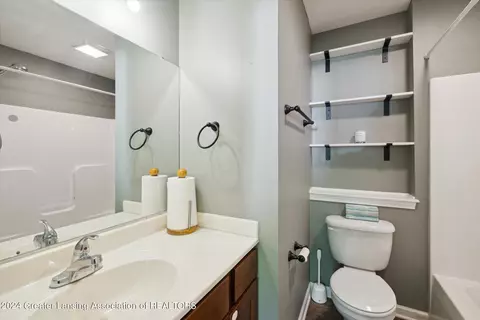 Bath - 5975 Harvey St, Haslett, MI 48840 photo 3 of 3