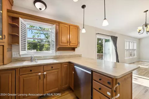 Kitchen - 5975 Harvey St, Haslett, MI 48840 photo 3 of 5