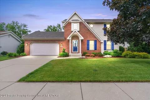 716 Fieldview Dr, Grand Ledge, MI 48837