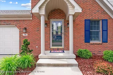 716 Fieldview Dr, Grand Ledge, MI 48837 photo 3