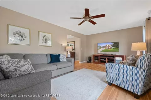 716 Fieldview Dr, Grand Ledge, MI 48837 photo 6