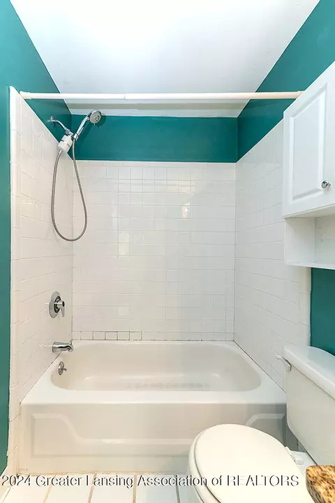 Bath - 6236 Beechfield Dr, Lansing, MI 48911 photo 2 of 2