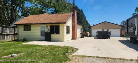 1725 Guenther Ave, Lansing, MI 48917
