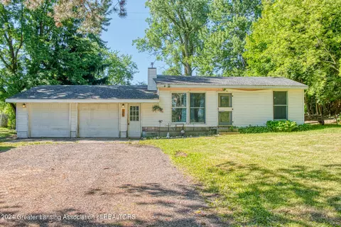 441 W Lansing Rd, Morrice, MI 48857