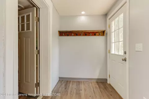 Entry Way - 11316 S Us Highway 27, Dewitt, MI 48820 photo 1 of 5