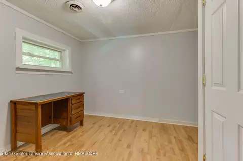 Bedroom - 11316 S Us Highway 27, Dewitt, MI 48820 photo 2 of 5