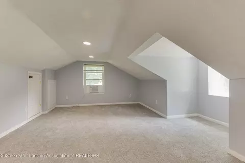Bedroom - 11316 S Us Highway 27, Dewitt, MI 48820 photo 3 of 5