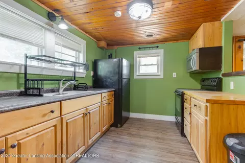Kitchen - 11316 S Us Highway 27, Dewitt, MI 48820 photo 1 of 1