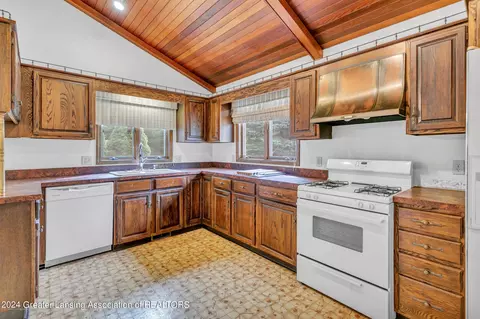 929 Dart Rd, Mason, MI 48854 photo 7