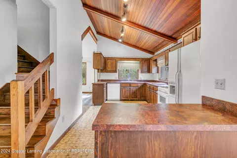 929 Dart Rd, Mason, MI 48854 photo 8