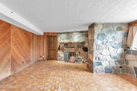 929 Dart Rd, Mason, MI 48854 photo 3