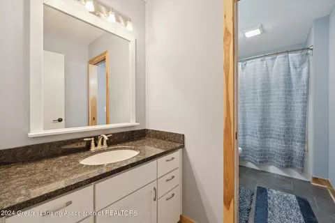 Bath - 3400 Hidden Ridge Dr, Dewitt, MI 48820 photo 5 of 7