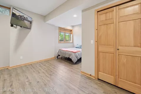 Bedroom - 3400 Hidden Ridge Dr, Dewitt, MI 48820 photo 9 of 10