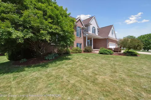 Exterior - 3400 Hidden Ridge Dr, Dewitt, MI 48820 photo 2 of 11