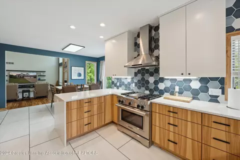 Kitchen - 3400 Hidden Ridge Dr, Dewitt, MI 48820 photo 4 of 8