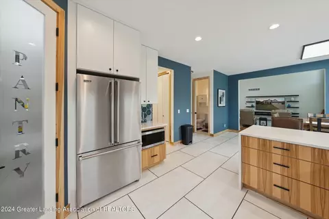 Kitchen - 3400 Hidden Ridge Dr, Dewitt, MI 48820 photo 5 of 8