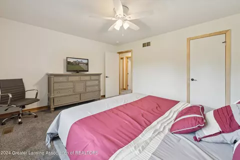 Bedroom - 3400 Hidden Ridge Dr, Dewitt, MI 48820 photo 5 of 10