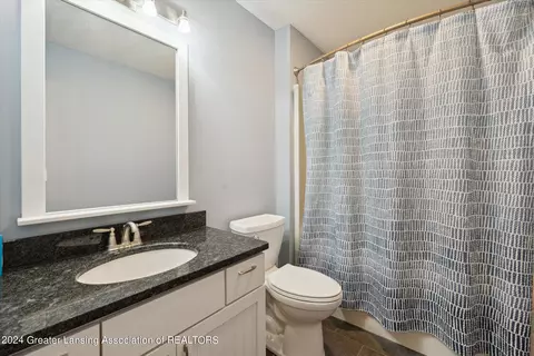 Bath - 3400 Hidden Ridge Dr, Dewitt, MI 48820 photo 6 of 7
