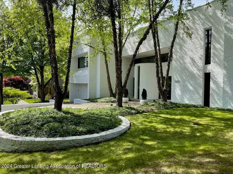 1273 Cambria Dr, East Lansing, MI 48823