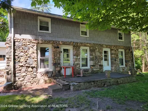 5492 Houston Rd, Eaton Rapids, MI 48827