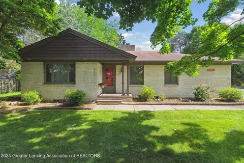 2421 Moores River Dr, Lansing, MI 48911
