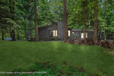 1037 Eifert Rd, Holt, MI 48842