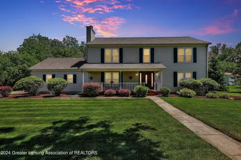 1805 Whispering Pines Dr, Lansing, MI 48917