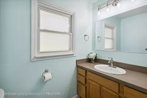 321 Ann St, Mason, MI 48854 photo 12
