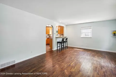 321 Ann St, Mason, MI 48854 photo 9