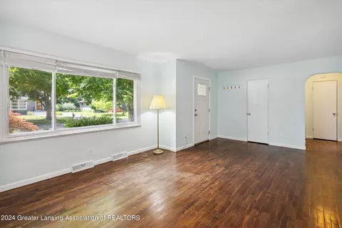 321 Ann St, Mason, MI 48854 photo 11