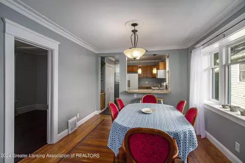 Dining - 224 W Maple St, Lansing, MI 48906 photo 1 of 3