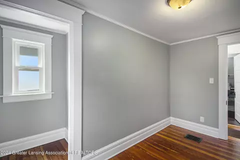 Entry Way - 224 W Maple St, Lansing, MI 48906 photo 2 of 3